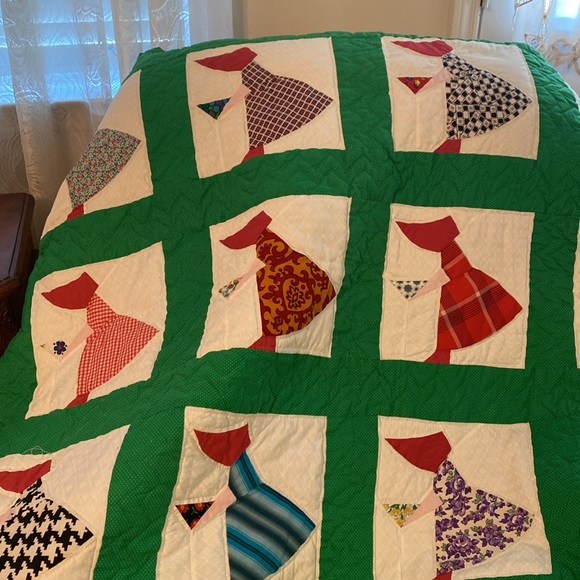 Sun Bonnet Sue Quilt - Picture 3 of 7